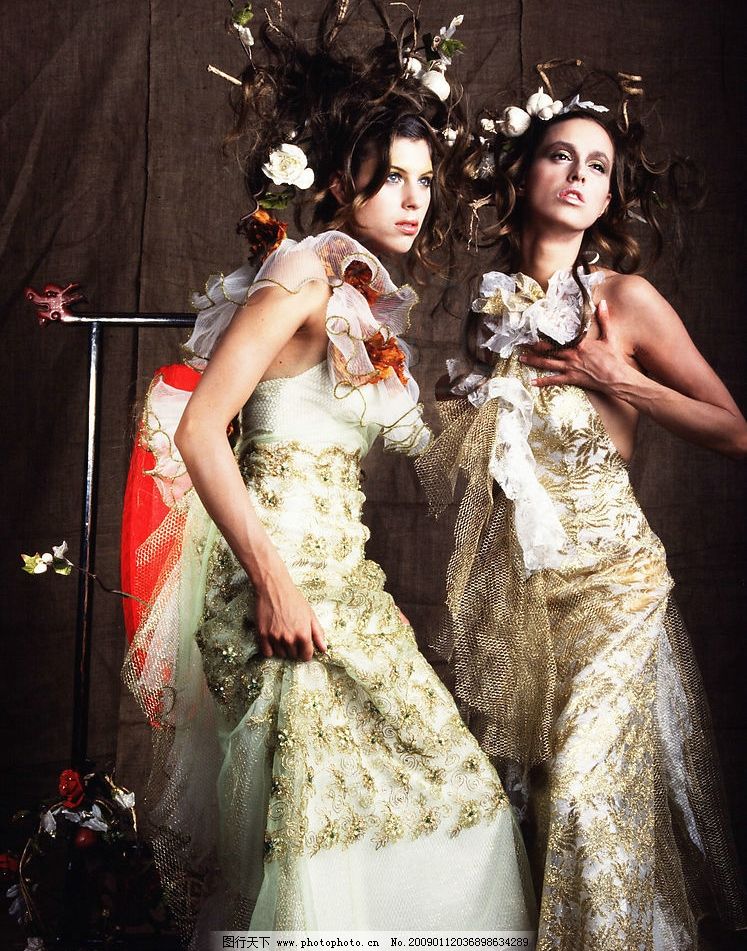 国外时尚美女古典风格写真图片