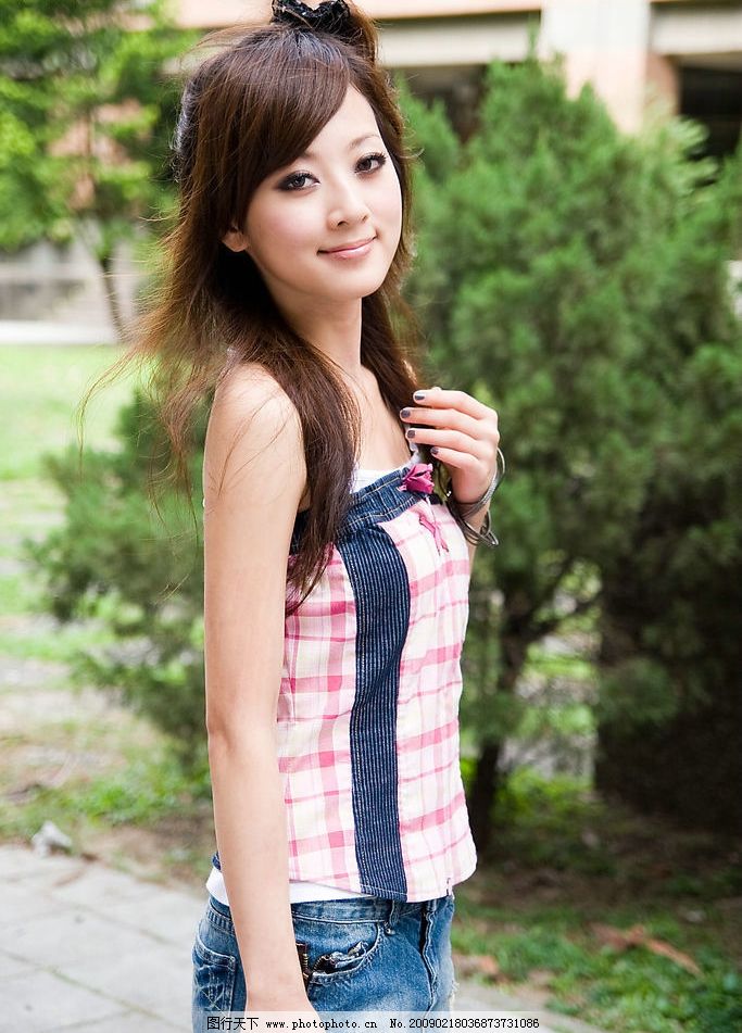 台湾网络人气美女果子MM丝袜牛仔短裙 台湾 网络 超人气 美女 果子 妹妹 邻家 时装 短裙 裤袜 吊带 格子 微笑 女孩 张凯洁 漂亮 美丽 公主 清纯 青春 甜美 可爱 可人 气质 发夹 人物图库 明星偶像 摄影图库 美女云集 72DPI JPG