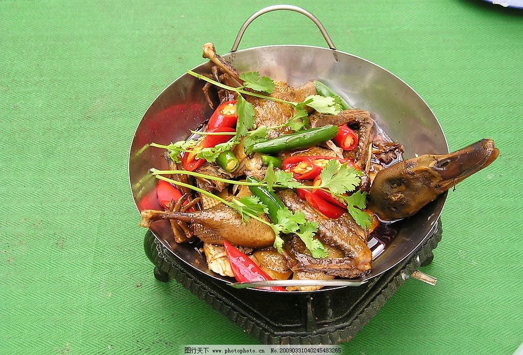 川菜:干锅啤酒鸭图片